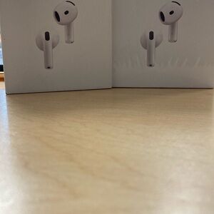 AirPods White Wireless Earbuds Set
